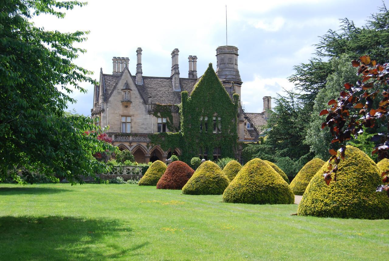 Manor By The Lake Cheltenham Exterior foto
